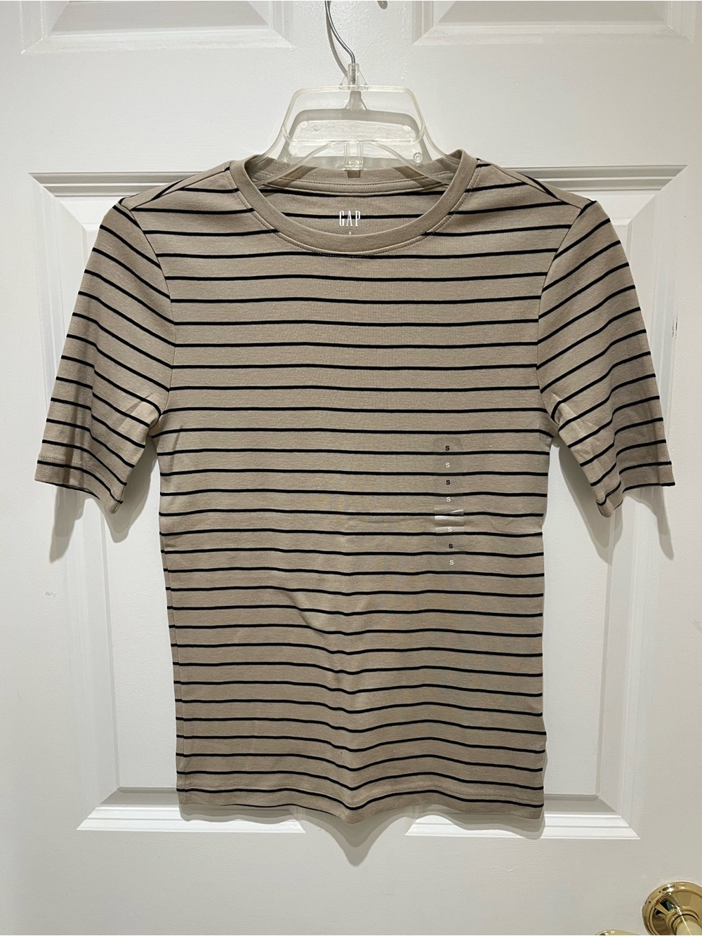 NWT GAP Modern Favorite Tee Crewneck in Tan with Black Stripes Size Small